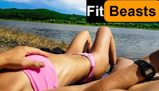 Девушка дрочит парню член на берегу реки