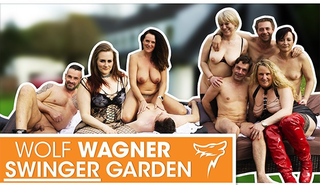 Зрелые шлюхи приняли участие в оргии на даче