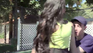 Молодой белый парень трахнул двух мулаток