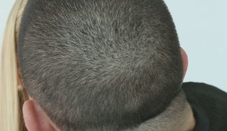 Дочь ебется за дверью от своей матери и не палится.