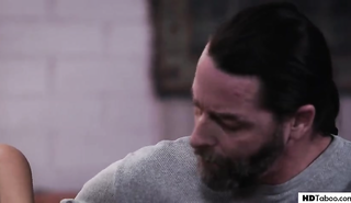 Дочь трахалась с папой и его лучшим другом