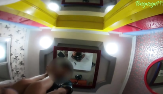 Раздолбал волосатую манду шлюхи перед домашней камерой