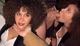 Юная шалава хочет члена мужкабан дает ей трахнуться с незнакомцем в ма