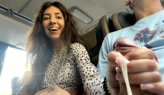 Мастурбация члена в переполненном автобусе - дрочка рукой до мощного оргазма!